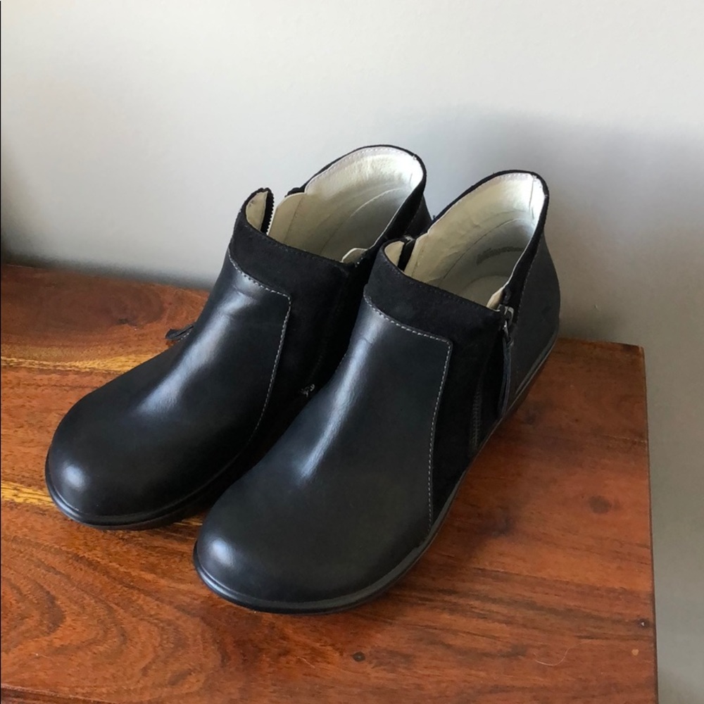 JBU Jambu Pilot Wedge Pump NWOT